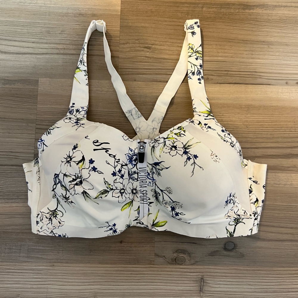 Victoria's Secret Sports Bra 38C NWOT